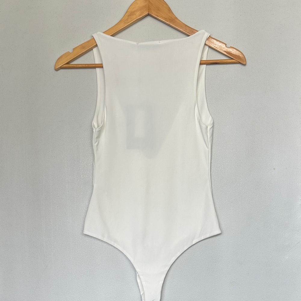 PrettyLittleThing Off-White Deep V Bodysuit- New - Picture 3 of 7
